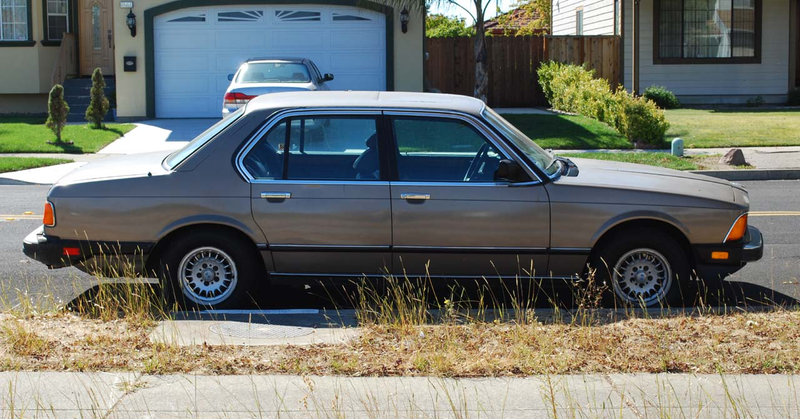 Illustration for article titled 1984 BMW 733i
